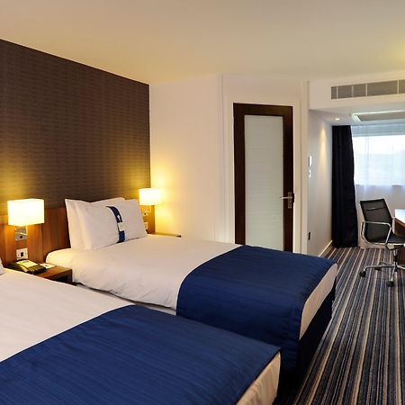 Holiday Inn Express Crewe, An Ihg Hotel Екстериор снимка