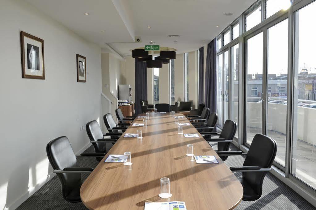 Holiday Inn Express Crewe, An Ihg Hotel Екстериор снимка